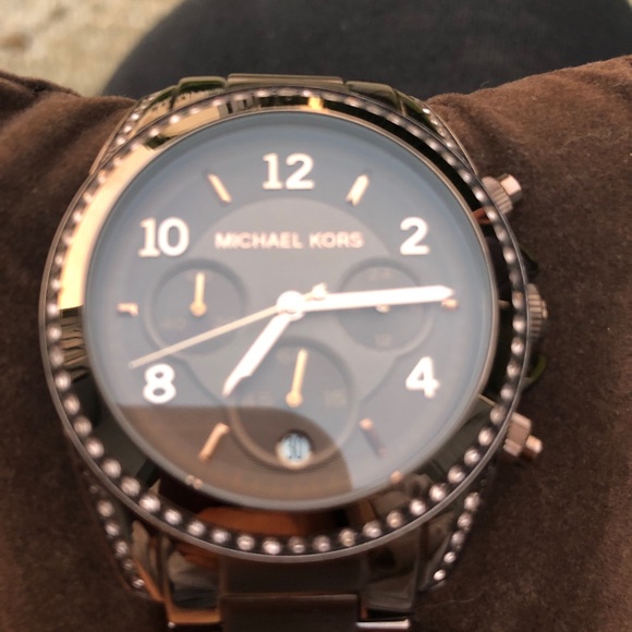 Michael Kors MK-5493 Brown Tone Crystal Accented Date Indicator Woman's Watch - Picture 5 of 5